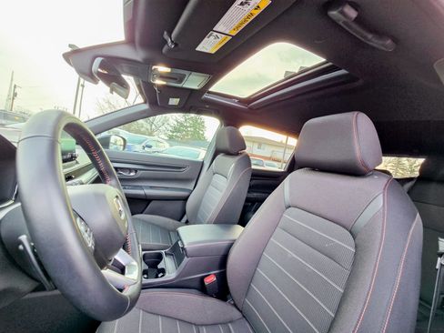 Used 2025 Honda CR-V Sport image 11