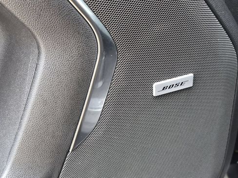 Used 2024 GMC Yukon SLT AWD/4WD image 17