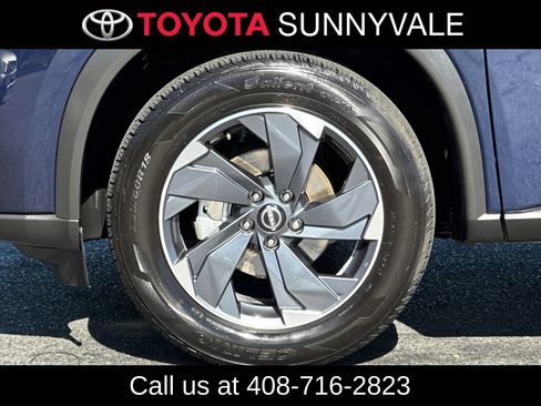 Used 2025 Nissan Rogue SV FWD image 12