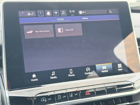 Used 2025 Jeep Compass Latitude w/ Altitude Special Edition image 27