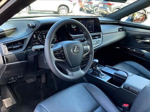 Used 2022 Lexus ES 350 w/ Premium Package image 17