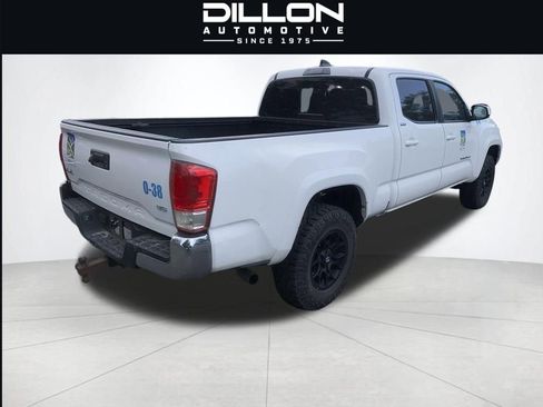 Used 2020 Toyota Tacoma SR5 AWD/4WD image 9