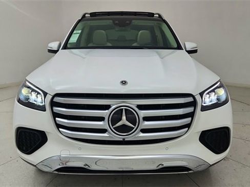 Used 2025 Mercedes-Benz GLS 450 4MATIC image 13