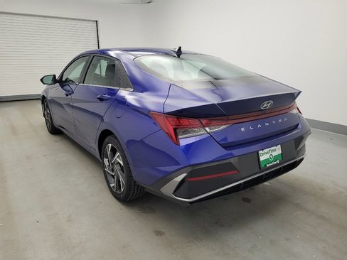 Used 2025 Hyundai Elantra SEL FWD image 5