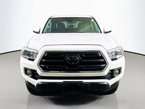 Used 2018 Toyota Tacoma SR5 image 2