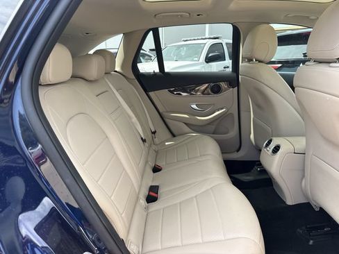 Used 2021 Mercedes-Benz GLC 300 w/ Premium Package image 29