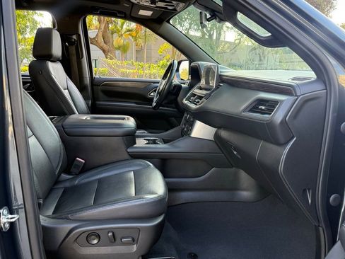 Used 2021 Chevrolet Tahoe LT w/ LT Signature Package image 37