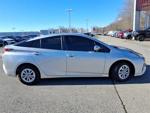Used 2018 Toyota Prius One image 2