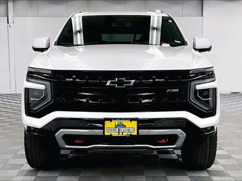 Used 2025 Chevrolet Suburban Z71 image 4