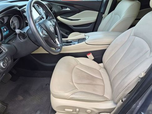 Used 2019 Buick Envision Essence FWD image 9