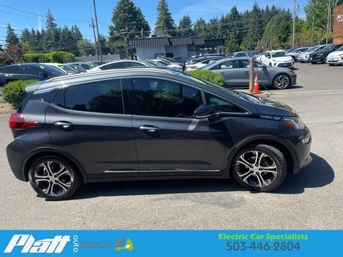 Used 2017 Chevrolet Bolt Premier w/ Driver Confidence II Package FWD image 14