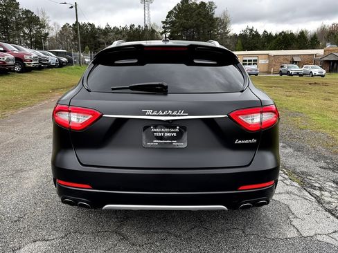Used 2017 Maserati Levante S AWD/4WD image 9