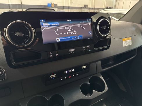 New 2025 Mercedes-Benz Sprinter 2500 image 28