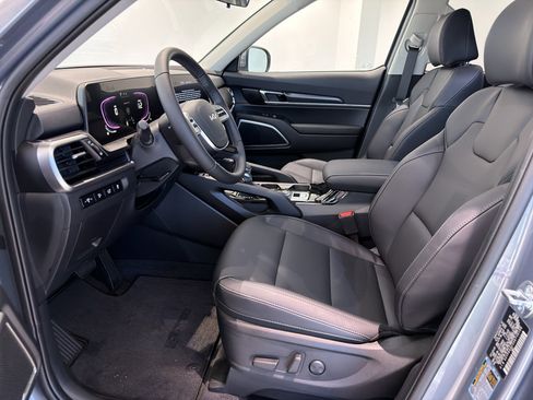 New 2025 Kia Telluride S image 12