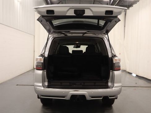 Used 2021 Toyota 4Runner Limited AWD/4WD image 18