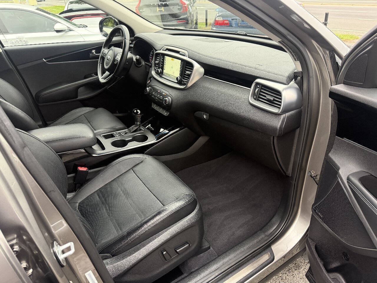 Used 2016 Kia Sorento SX FWD image 14