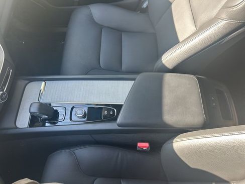 Certified 2025 Volvo XC60 B5 Plus w/ Climate Package image 26