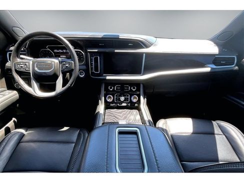 Used 2021 GMC Yukon Denali w/ Denali Ultimate Package AWD/4WD image 7