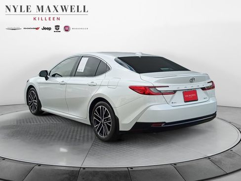 Used 2025 Toyota Camry XLE FWD image 14