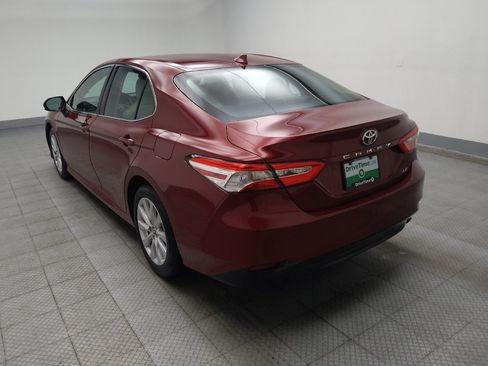 Used 2019 Toyota Camry LE image 5