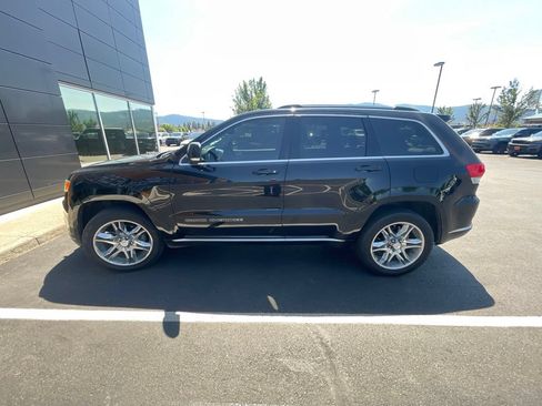 Certified 2017 Jeep Grand Cherokee Summit w/ Platinum Series Group AWD/4WD image 2