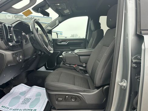 Used 2025 Chevrolet Silverado 1500 LT image 10