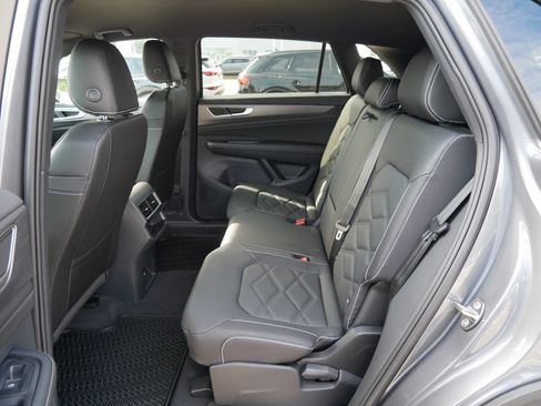 New 2025 Volkswagen Atlas Cross Sport SE image 8