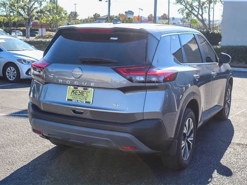 Used 2023 Nissan Rogue SV image 4