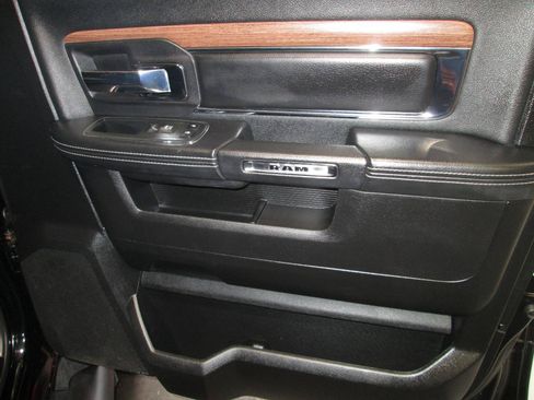 Used 2013 RAM 1500 Laramie w/ Convenience Group AWD/4WD image 11