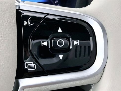 New 2026 Volvo XC60 B5 Ultra w/ Protection Package Premier image 23