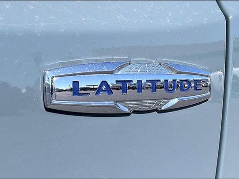 Used 2018 Jeep Renegade Latitude w/ Trailer Tow Group AWD/4WD image 34