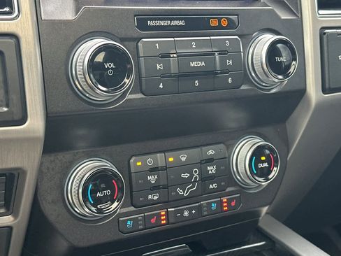 Used 2020 Ford F250 Platinum w/ FX4 Off-Road Package image 20