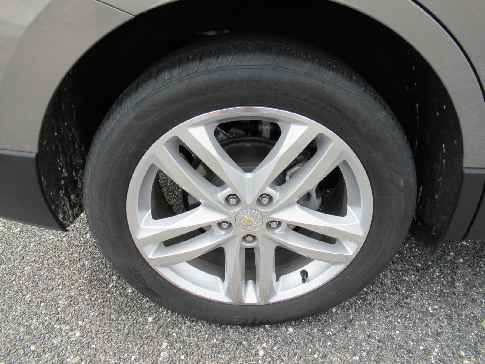 Used 2018 Chevrolet Equinox Premier FWD image 8