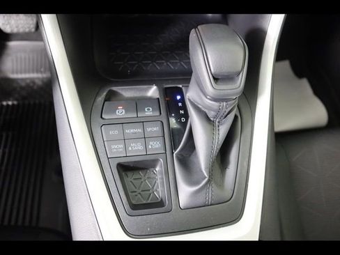 Used 2025 Toyota RAV4 XLE w/ Convenience Package image 31