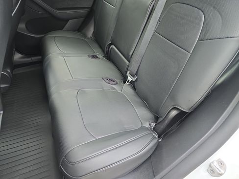 Used 2021 Tesla Model Y Long Range image 18