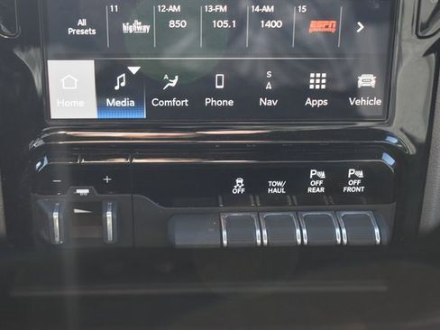 Used 2024 RAM 2500 Big Horn w/ Sport Appearance Package image 29