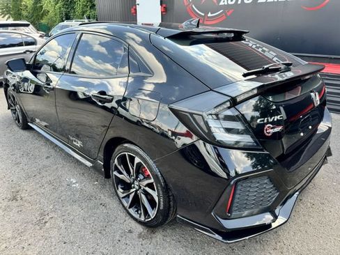 Used 2018 Honda Civic Sport Touring image 4
