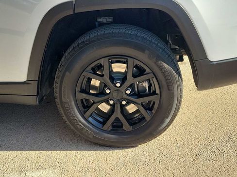 Used 2024 Jeep Grand Cherokee L Laredo AWD/4WD image 12