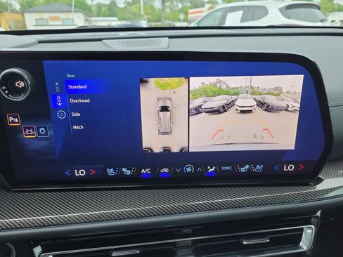 Used 2025 Chevrolet Traverse High Country FWD image 36