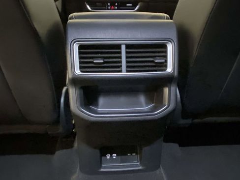 Used 2024 Volkswagen Atlas Cross Sport SE image 11