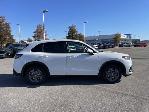 New 2026 Honda HR-V LX image 2