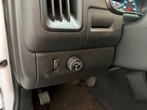 Used 2021 Chevrolet Colorado LT w/ Safety Package RWD image 10
