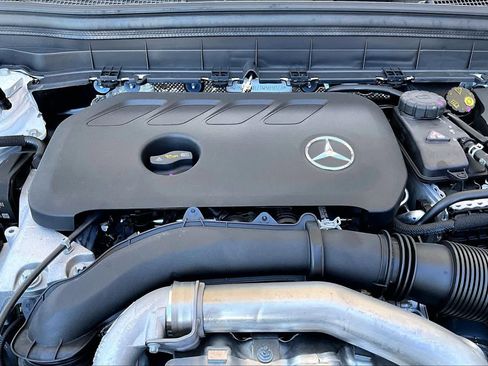 New 2026 Mercedes-Benz GLB 250 image 18