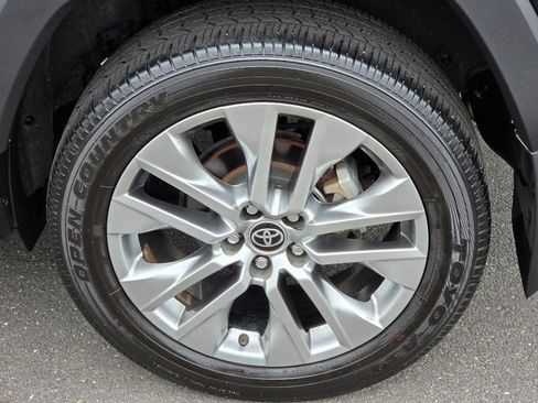 Used 2023 Toyota RAV4 XLE Premium AWD/4WD image 15
