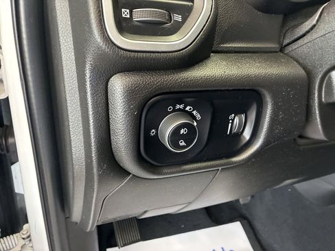 Certified 2025 RAM 2500 Big Horn AWD/4WD image 13