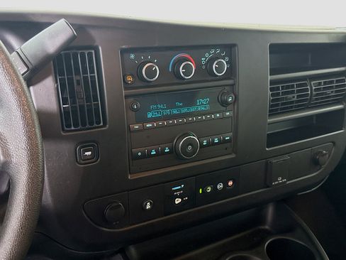 Used 2021 Chevrolet Express 2500 RWD image 16
