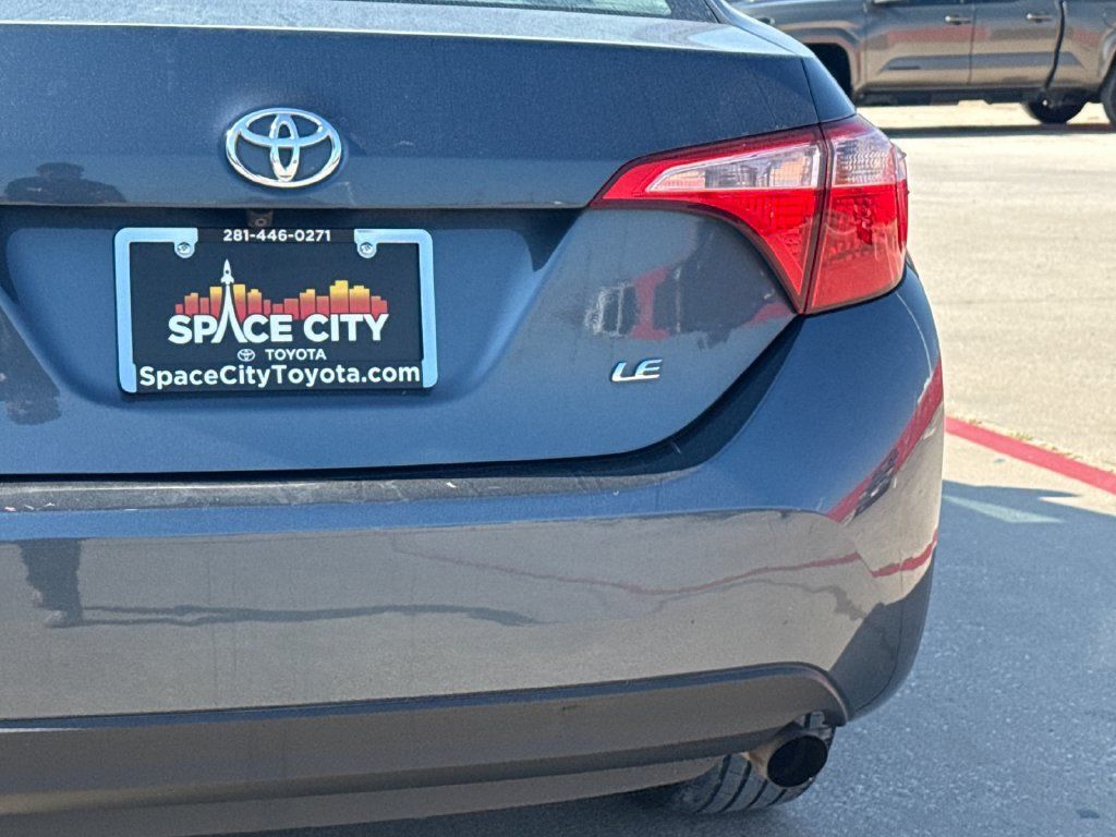 Used 2017 Toyota Corolla LE FWD image 27