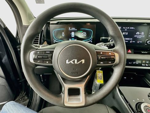 Used 2025 Kia Sportage LX FWD image 12