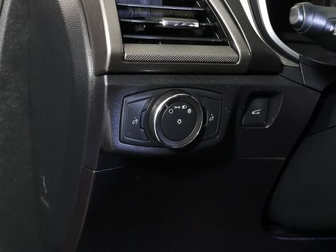 Used 2019 Ford Fusion SE FWD image 24