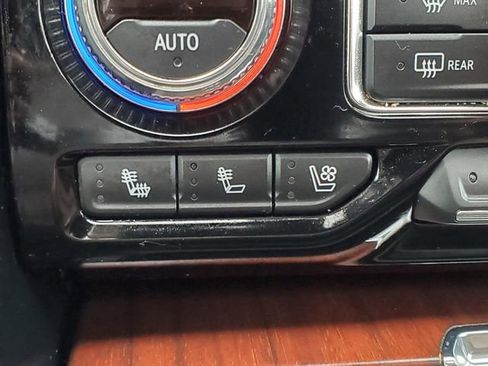 Used 2023 GMC Yukon Denali Ultimate image 25